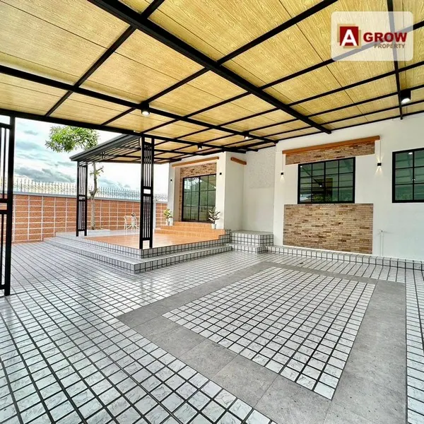 ม. วรารมย์ ราษฎร์อุทิศ16 บ้านเดี่ยวหลังมุมใน พื้นที่ใช้สอยเยอะ วิวสวยอากาศดี ตกแต่งและต่อเติมครบครันพร้อมเข้าอยู่ได้เลย