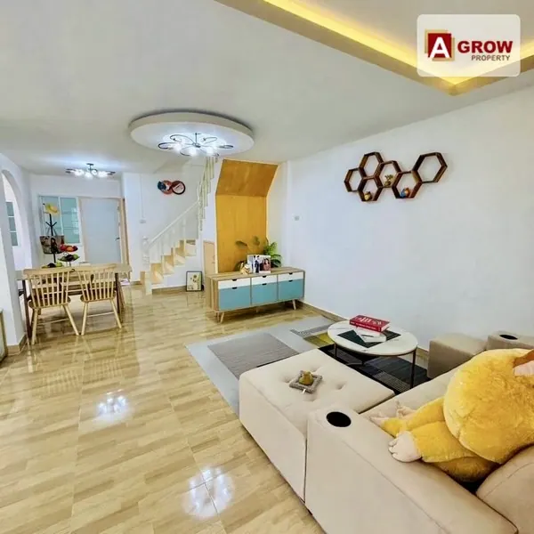 ม.เคซี3 รามอินทรา บ้านหลังมุมรีโนเวทใหม่พร้อมอยู่ ใกล้แนวรถไฟฟ้า บ้านพร้อมอยู่