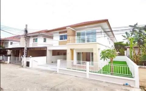 บ้านแฝดรีโนเวทสวย 3 นอน 3 น้ำ 2 จอดรถ  ราคาถูกนนทบุรี