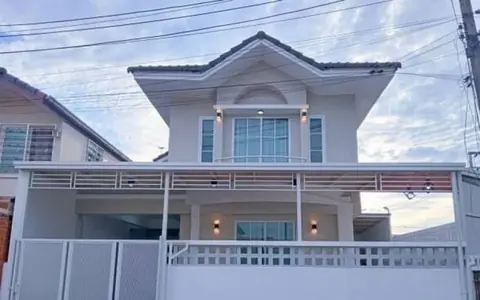 ขายบ้านเดี่ยวหลังใหญ่ 4 นอน  รีโนเวทสวย ราคา 3 ล้าน
