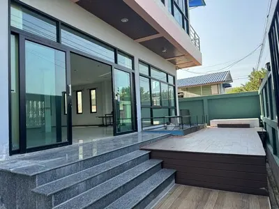 ให้เช่าโกดังพร้อมออฟฟิศ 2 ชั้น ที่ดิน 286.4 ตร.ว. พื้นที่ใช้สอย 1,000 ตร.ม. ซอยสินพาโชค