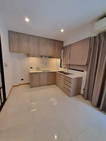 ให้เช่าทาวโฮม 3.5ชั้น โครงการเฮ้าส์โคลเวอร์ (Haus Clover)   หลังมุม ย่านปากเกร็ด ทำออฟฟิศจดทะเบียนได้