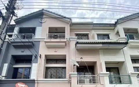 ให้เช่าทาวโฮม หลังสถานทูตลาว ซอยสหการประมูล บ้านกลางเมือง รัชดา เหม่งจ๋าย ถนนประชาอุทิศ ใกล้  Regent's International School Bangkok
