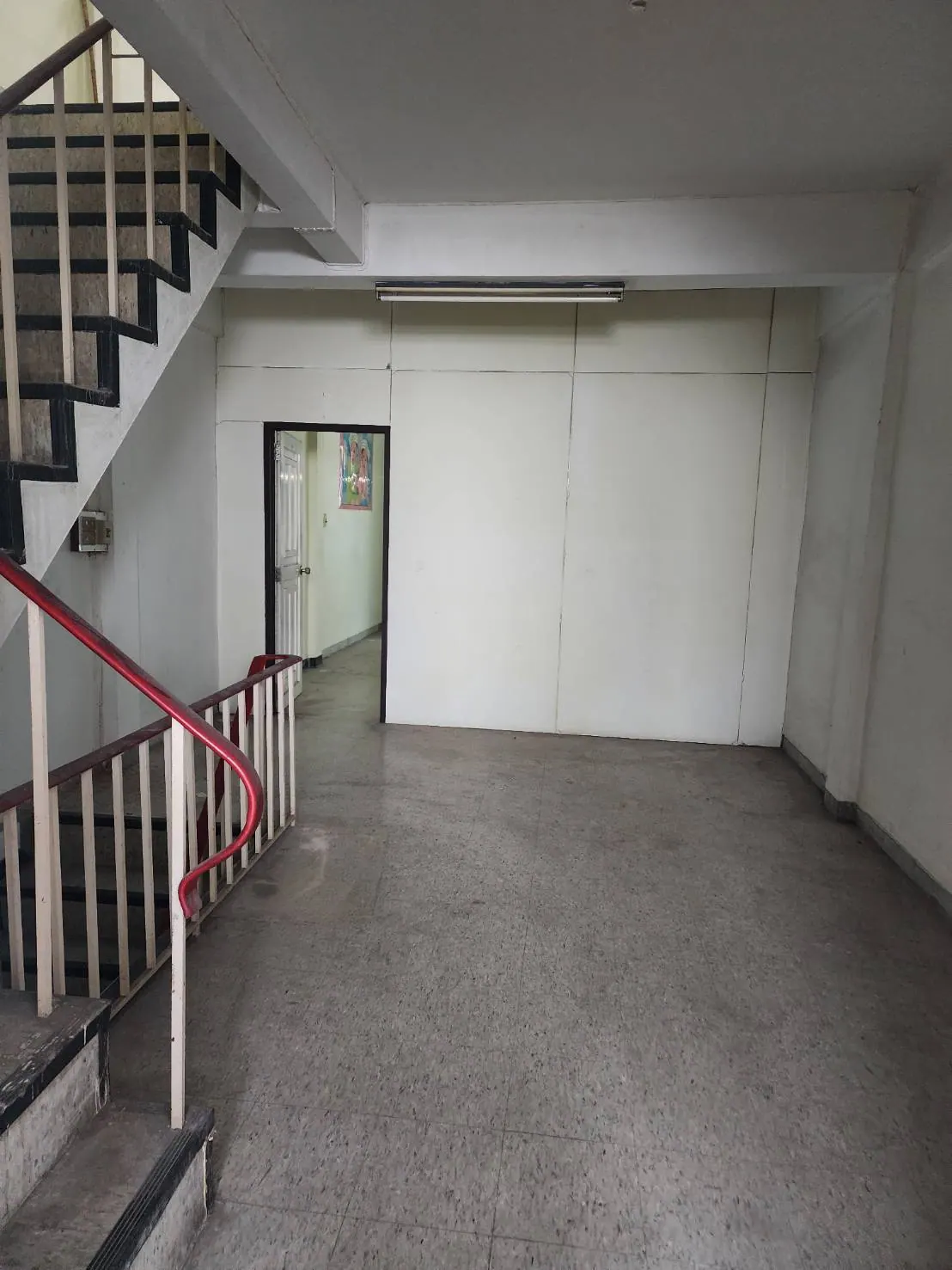 อาคารพาณิชย์ฯ - 3900000 BAHT 1 BEDROOM 0 ไร่ 0 ngan 16 ตาราง-วา ใกล้ - มินิบิ๊กซีแฉล้มนิมิตร - วัดจันทร์ใน - สำนักงานเขตบางคอแหลม - สำนักงานสรรพากรพื้นที่สาขาบางคอแหลม - โรงพยาบาลเจริญกรุงประชารักษ์ - แม็กซ์แวลู พระราม 3 - แม็คโคร ฟู้ดเซอร์วิส บางคอแหลม -