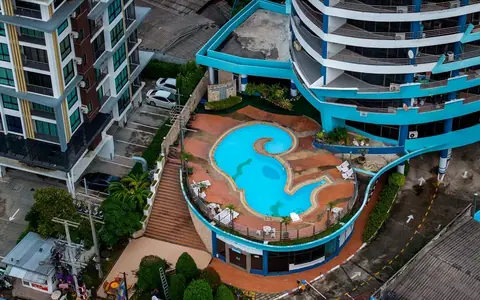 ให้เช่าคอนโดหรู 2 ห้องตีทะลุกัน ตกแต่งสวย ริมหาดแหลมแท่น
