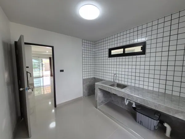 ให้เช่าบ้านแฝด 2 ชั้น 48 ตรว. ใกล้สถานีรถไฟฟ้าหลักหก, มหาวิทยาลัยรังสิต จ.ปทุมธานี
