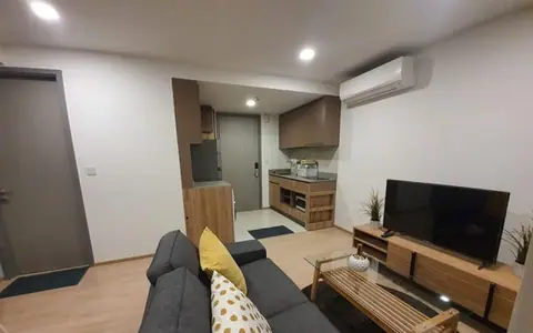 Taka Haus Ekamai comfortable clean quiet 8th floor BTS Ekkamai