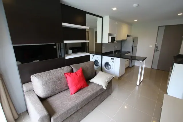 Mirage Sukhumvit 27 Safe quiet convenient 4th floor BTS Asoke
