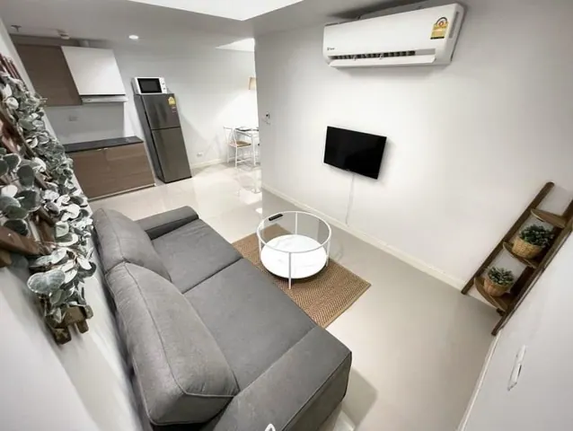 The Waterford Sukhumvit 50 clean comfortable quiet 8th floor BTS On Nut