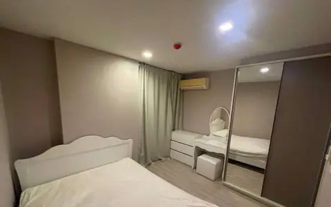 Metro Luxe Rama 4 Private comfortable clean 4th floor BTS Ekkamai