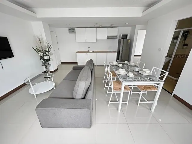 The Waterford Sukhumvit 50 spacious private quiet 5th floor BTS On Nut