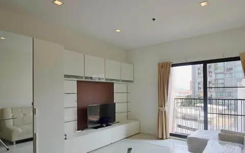 Noble Reveal Private quiet clean 6th floor BTS Ekkamai