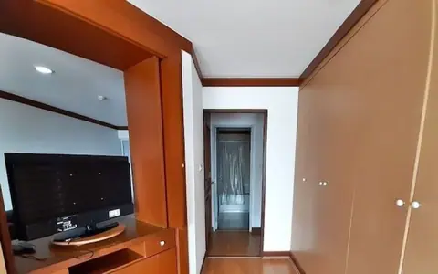 Waterford Sukhumvit 30 convenient beautiful view 44th floor BTS Phrom Phong