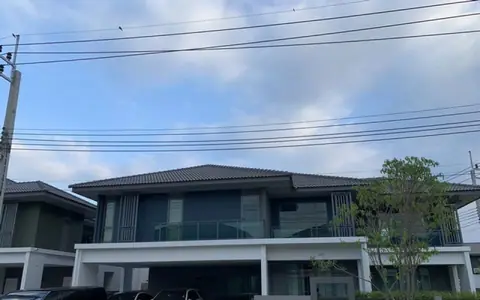 บ้านเดี๋ยว ขนาดใหญ่หลังหัวมุม ไซค์ใหญ่สุดในโครงการ 4 ห้องน้ำ 5 ห้องน้ำ 1 ห้องแม่บ้าน จอดรถในร่ม 3 คัน นนทบุรี