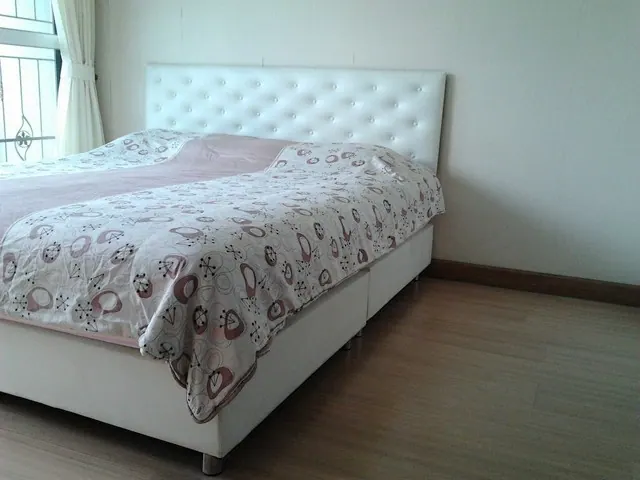 ให้เช่า บ้าน หลังมุม  รามคำแหง  ใก้ลห้างพาซิโอ Tel. 081  416  4142