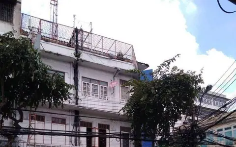 ขายอาคารพาณิชย์ 4 ชั้น 2 คูหา ถนนวรจักร ที่ดิน 66 ตร.ว. พื้นที่ใช้สอย380 ตร.ม.