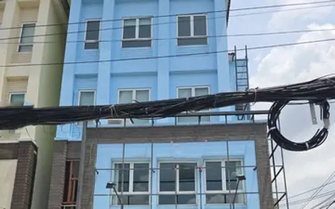 Four-storey building for rent on Ramkhamhaeng Road, usable area approximately 400 sq.m.