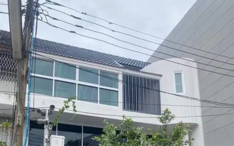 townhome ทาวน์โฮมสาธร 0 ไร่ 0 Ngan 30 SQ.WA  22000000 บ. ใกล้ บีทีเอส เซ็นหลุยส์ นราธิวาส น่าอยู่ กรุงเทพ