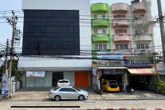 ให้เช่าอาคารพาณิชย์ 3 คูหาติด ถนนเทพารักษ์ พื้นที่ใช้สอย 1,200 ตร.ม.