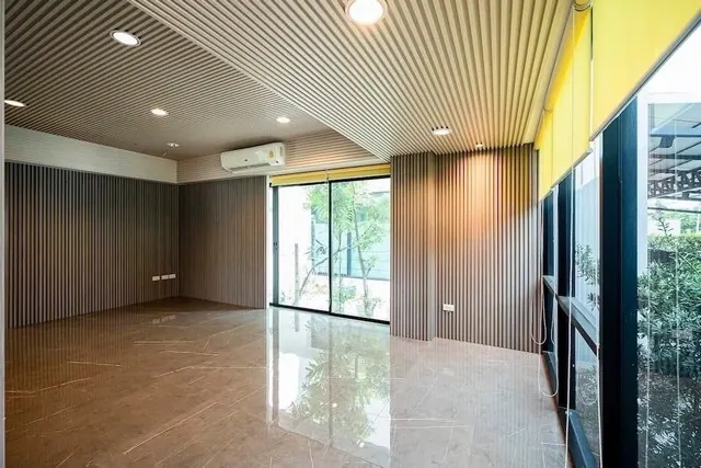 อาคารพาณิชย์ อาคารStand Alone พัฒนาการ ขนาด = 70 Square Wah 2 Bedroom 36000000 บาท ราคาพิเศษ!