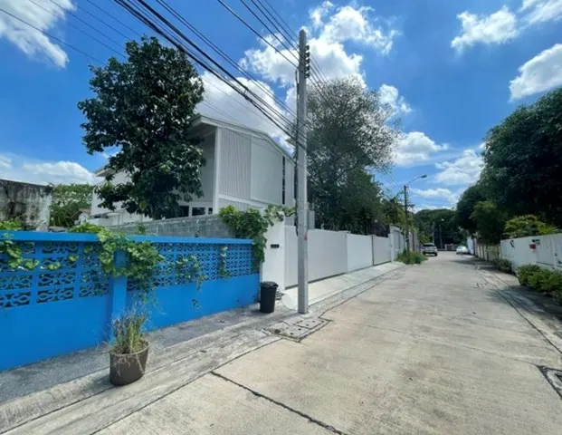pm401 ขายด่วน ที่ดิน ที่ดินพระราม9 หลังเดอะไนน์   25000000 -  ขนาดพื้นที่ 0 Rai 1 NGAN 3 Square Wah สวยและดี