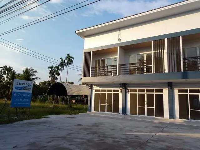 ให้เช่าตึก 2 ชั้น เปิดร้านค้าขายได้ ใกล้ รร.มัธยมบ้านค่าย ระยอง
