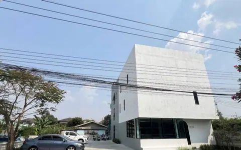 ให้เช่า อาคารสำนักงาน3ชั้น stanalone ถนนรังสิต-นครนายก ตำบลประชาธิปตย์ อำเภอธัญบุรี  ปทุมธานี