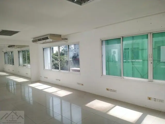 ให้เช่าและขายอาคาร​สำนักงาน​ 5 ชั้น​ ประมาณ 655 ตรม. มีลิฟท์ ถนนนวลจันทร์ ติดเลียบด่วนรามอินทรา ใกล้เซ็นทรัลอีสวิลล์