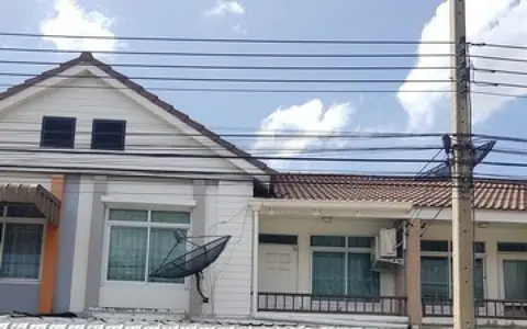 ขายด่วนยอมขาดทุนแล้ว บ้านทาวน์เฮ้าส์ ทำเลค้าขายได้เส้นเมน หมู่บ้านธนนันท์วิลเลจเลียบคลอง3
