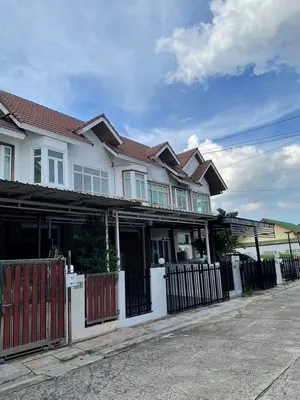 ราคาโคตรดี บ้านทาวน์โฮม 2 ชั้น รีโนเวทใหม่ ซ.ปุณณวิถี 52 อบอุ่น กว้างข้าง ใกล้ BTS ปุณณวิถี ใกล้ซีคอน ใกล้ MRT สวนหลวง ร.9 ฟรีโอน!