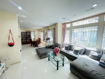 ขายถูกมาก บ้านเดี่ยว ม.เศรณีลากูน วัดลาดปลาดุก เนื้อที่ 53.1 ตรว พื้นที่ใช้สอย 167 ตรม ใกล้รถไฟฟ้าสายสีม่วง สถานีคลองบางไผ่