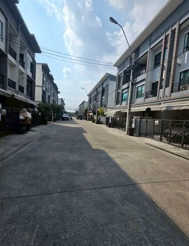 LV53498 ให้เช่า ทาวน์โฮม 3 ชั้น โครงการ สัมมากร อเวนิว รามอินทรา-วงแหวน (Sammakorn Avenue Ramintra–Wongwaen) บ้านสภาพดี พร้อมเข้าอยู่