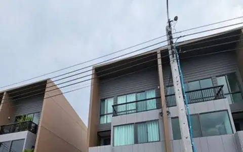 ให้เช่าทาวน์โฮม 3 ชั้น บ้านกลางเมือง พระราม 9-กรุงเทพกรีฑา ที่ดิน 20 ตร.ว. พื้นที่ใช้สอย 152 ตร.ม.