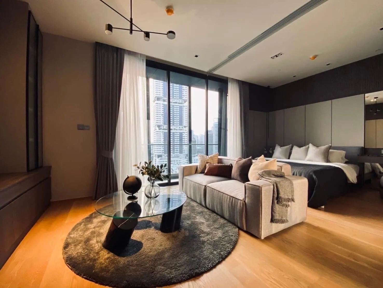 Vาย เช่า BEATNIQ Sukhumvit 32 16mb. 50,000/m. Tel.Uri 0958195559