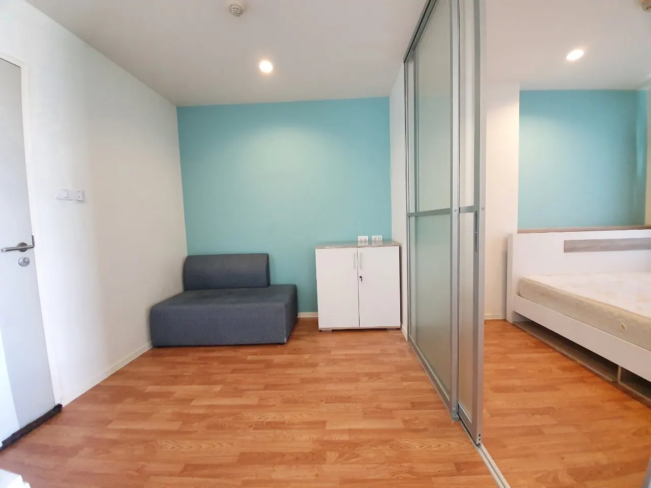 CONDO ลุมพินี พาร์ค เพชรเกษม 98 Lumpini Park Phetkasem 98 พื้นที่ =  26 Square Meter 1350000 บาท. ไม่ไกลจาก บิ๊กซี เพชรเกษม ราคางาม ใกล้ห้าง