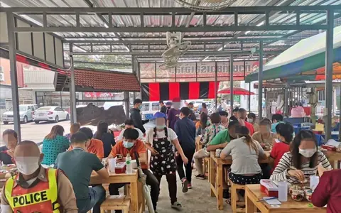 เซ้งโครงสร้าง ร้านก๋วยเตี๋ยว ซอยศรีนคริทร์ 40 ซอยตรงข้ามซีคอน ตรงข้ามเซเว่น เพียง 200,000 มีที่จอดรถ