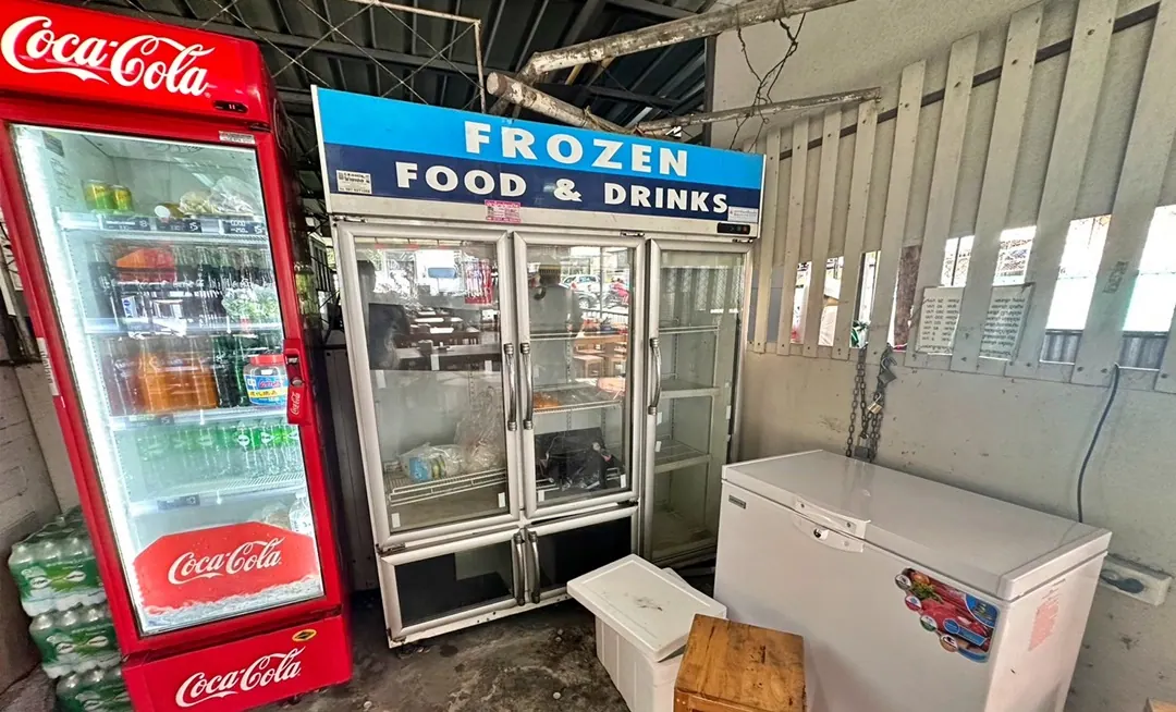 เซ้งโครงสร้าง ร้านก๋วยเตี๋ยว ซอยศรีนคริทร์ 40 ซอยตรงข้ามซีคอน ตรงข้ามเซเว่น เพียง 200,000 มีที่จอดรถ