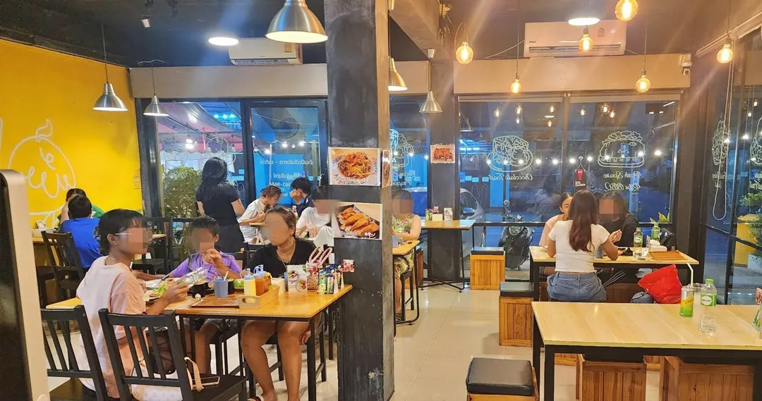 เซ้งร้านอาหาร เพชรเกษม 110 เพียง 300,000 บ ใกล้หมู่บ้านหลายแห่ง และมหาวิทยาลัยธนบุรี