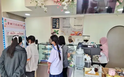 เซ้งคาเฟ่-สตูดิโอ หน้าห้างบิ๊กซี ประชาอุทิศ ติดหน้าป้ายรถประจำทาง เพียง 300,000 บ ค่าเช่าถูก ร้านเด่นมาก