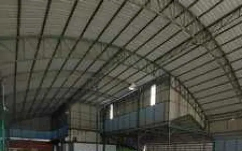 โรงงานโกดัง มีห้องเย็น ขนาด 2 ไร่  2000 ตรม จังหวัด นครปฐม ไฟ3เฟส มีบ้านพักคนงาน