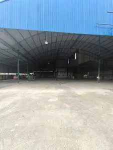 โรงงานโกดัง มีห้องเย็น ขนาด 2 ไร่  2000 ตรม จังหวัด นครปฐม ไฟ3เฟส มีบ้านพักคนงาน
