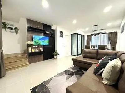 ทาวน์โฮมใหม่ให้เช่ากรุงเทพกรีฑา  Patio ศรีนครินทร์-พระรามเก้า แต่งครบ Fully Furnishe