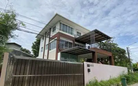 บ้านเดี่ยวให้เช่า 100ตร.วา .400ตร.ม.อยู่อาศัยหรือทำบริษัท home officeซอยประเสริฐมนูกิจ 7