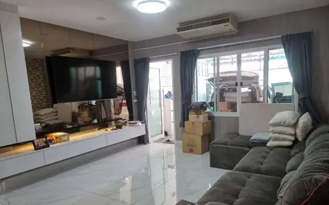 บ้านสุทธิสารใกล้ห้วยขวาง รัชกาภิเษก 4ห้องนอน ให้เช่า ใกล้Mrtสุทธิสาร500เมตร จอดรถในบ้านได้2คัน