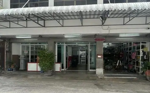 ให้เช่าพื้นที่อาคารพาณิชย์เฉพาะชั้นล่าง พื้นที่ประมาณ 100 ตารางเมตร ย่านถนนพระราม6