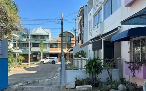 93769 ขายทาวน์โฮมหลังมุม3 ชั้นพื้นที่เยอะ หมู่บ้านลูกกอล์ฟพรีเมี่ยม เมืองทองธานี