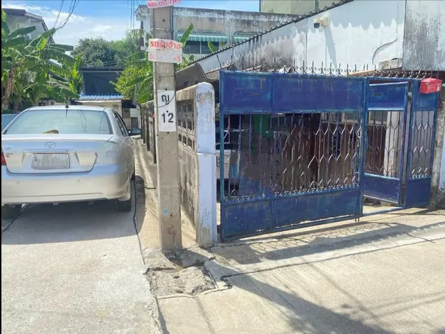 ขายบ้านพร้อมที่ดิน ทำเลดีกลางเมืองนนทบุรี ขนาด 42 ตรว.ราคาลดพิเศษก่อนสิ้นปี2568