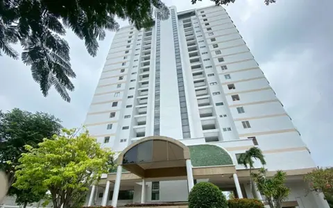 ขายรอยัลบีช คอนโด หาดเจ้าสําราญ (Condo for sale Royal Beach Condominium Hadchaosamran Beach)