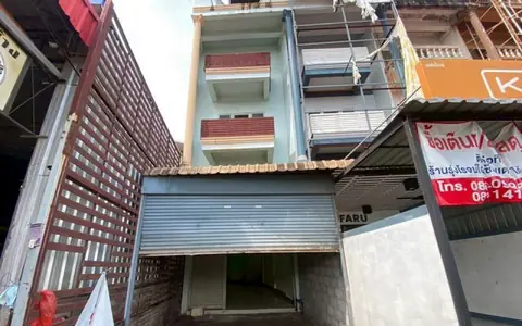 three-storey commercial building near Thai Siri Market, Udon Thani for rent