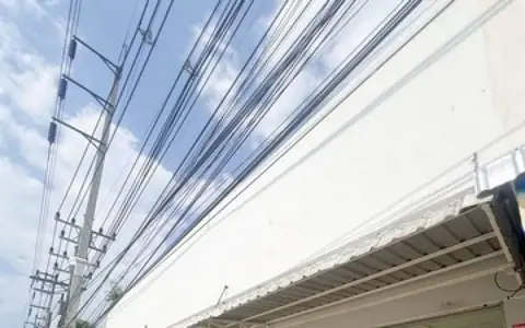 commercial building on Chiang Mai-Hang Dong Road for rent